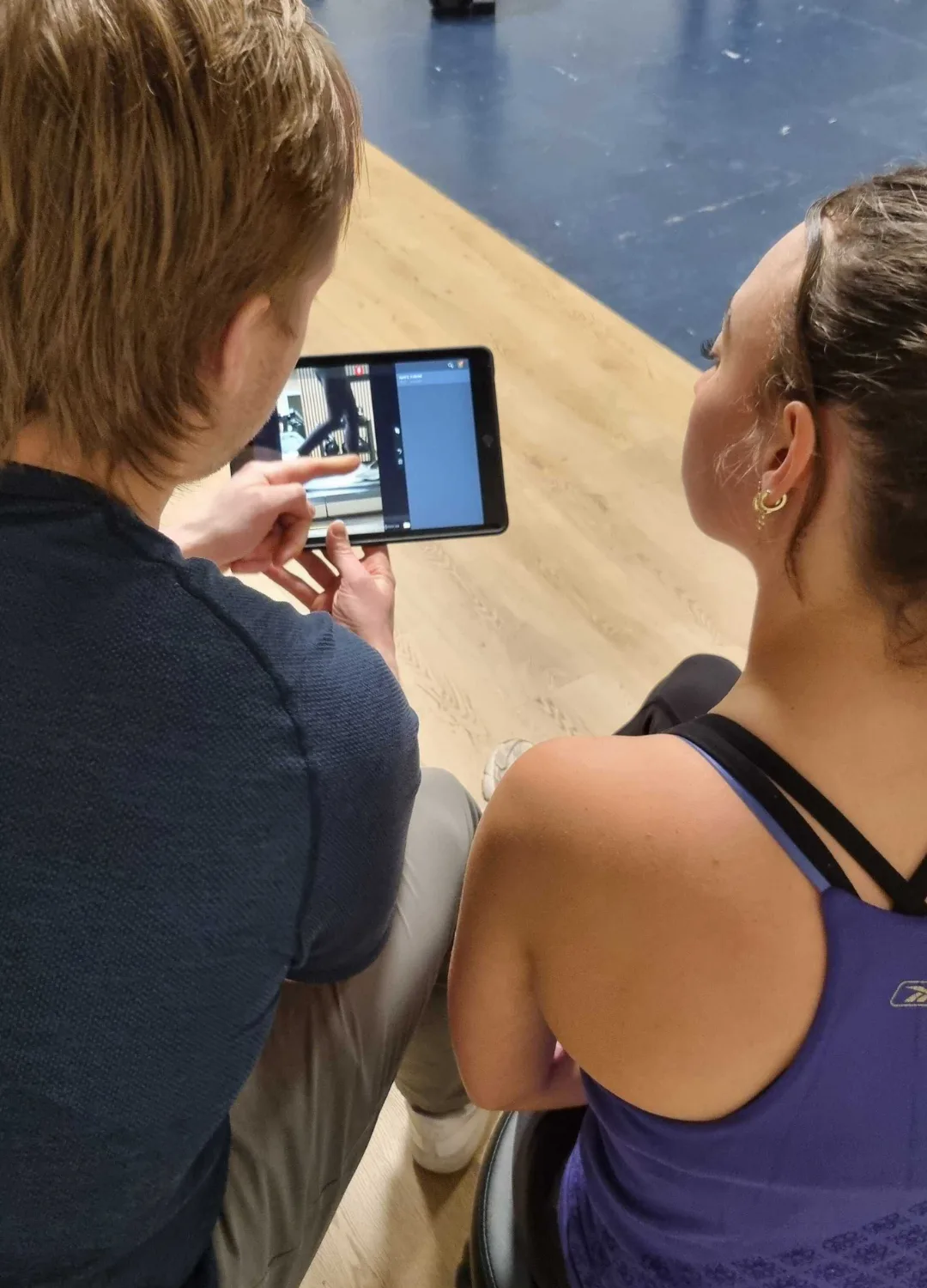 Running analysis assessment in physiotherapy clinic